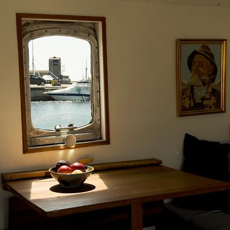 Varra Water - Unique Boat Accomodation - Bornholm - Fjaelstavn Neksø Buitenkant foto