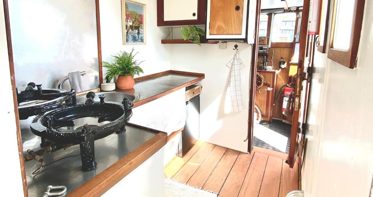 Varra Water - Unique Boat Accomodation - Bornholm - Fjaelstavn Neksø Buitenkant foto