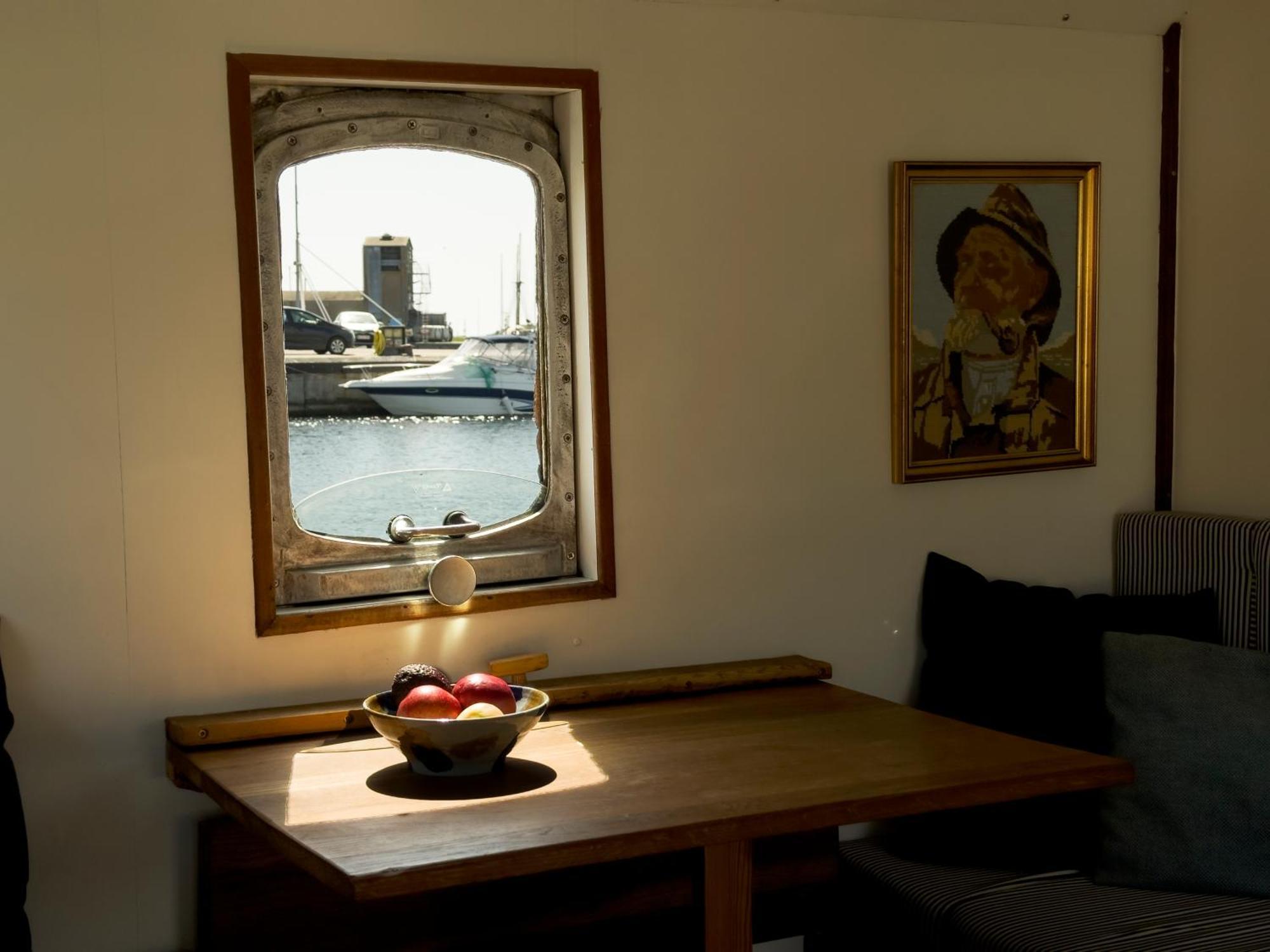 Varra Water - Unique Boat Accomodation - Bornholm - Fjaelstavn Neksø Buitenkant foto